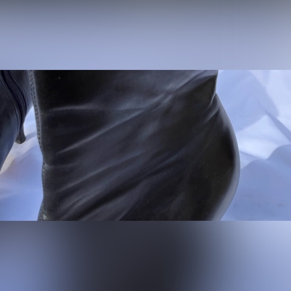 Ann Taylor ankle boot, size 6.5 - Picture 4 of 7